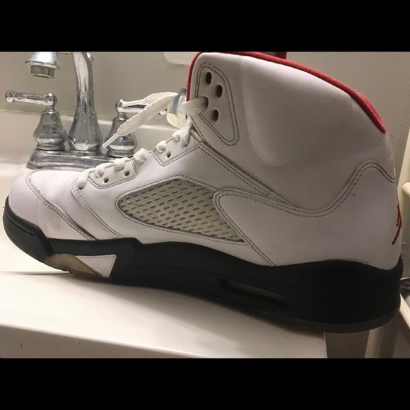 2013 fire red silver tongue Jordan 5 - Picture 4 of 4